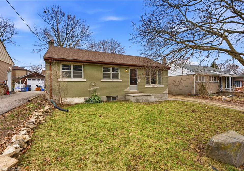 82-glenview-avenue-cambridge-ontario-40816214