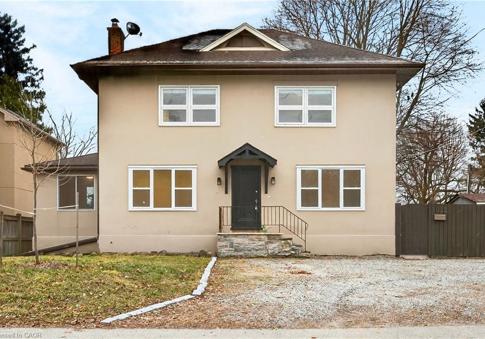 1012-north-shore-boulevard-e-burlington-ontario-40816267