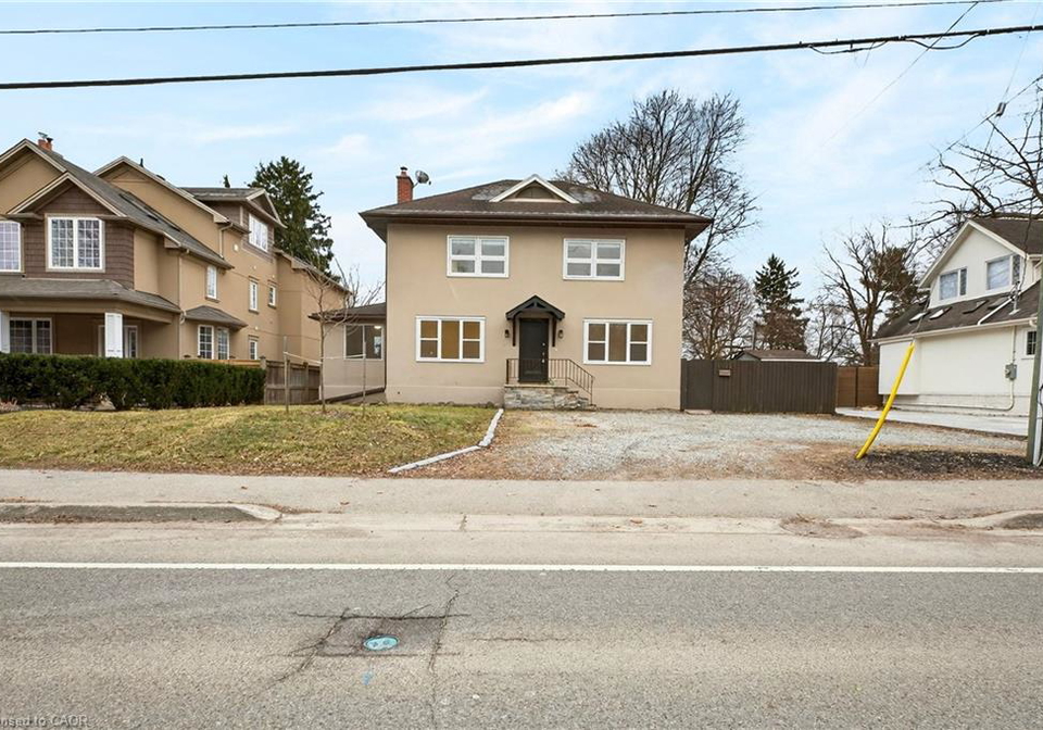 1012-north-shore-boulevard-e-burlington-ontario-40816267