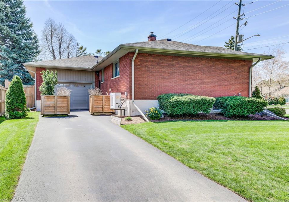 213-union-street-e-waterloo-ontario-40816308