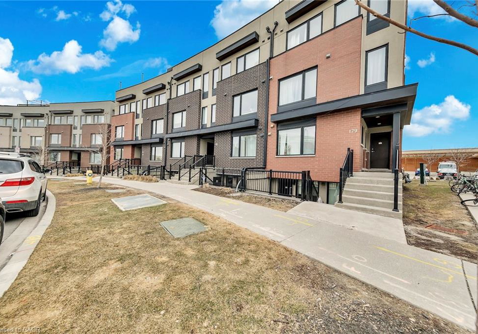 181-william-duncan-road-north-york-ontario-40816333