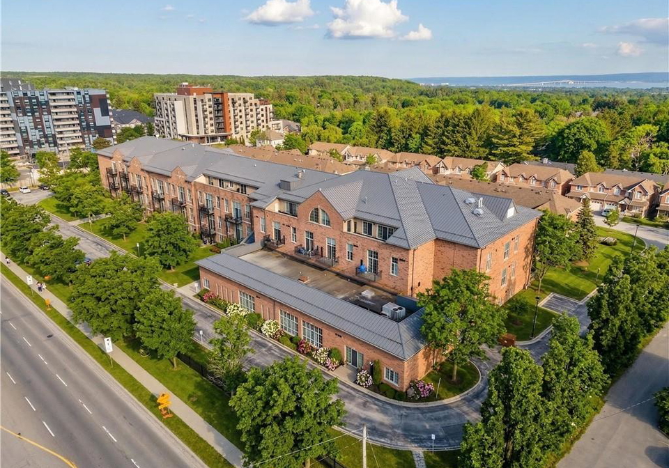 262-dundas-street-e-waterdown-ontario-40816377