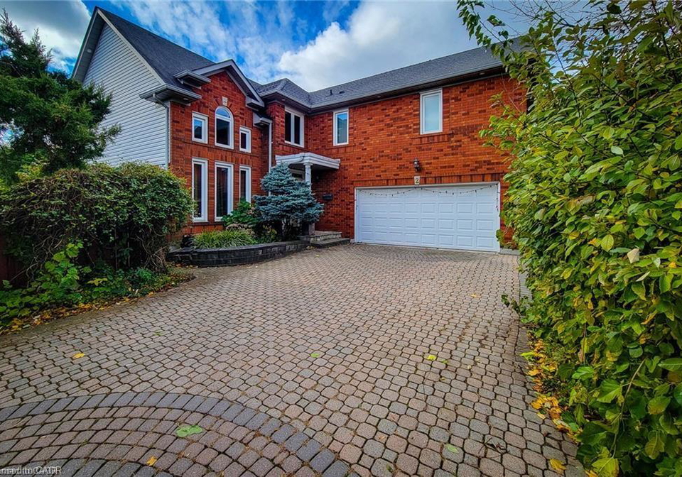 2-citation-crescent-hamilton-ontario-40816456