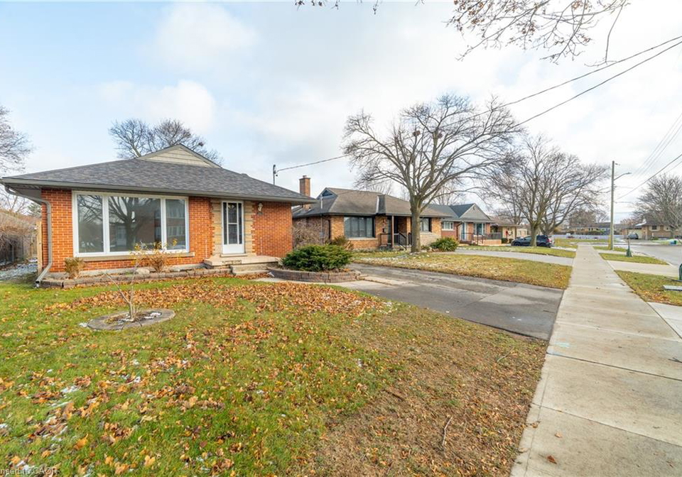 220-bruce-street-kitchener-ontario-40816546