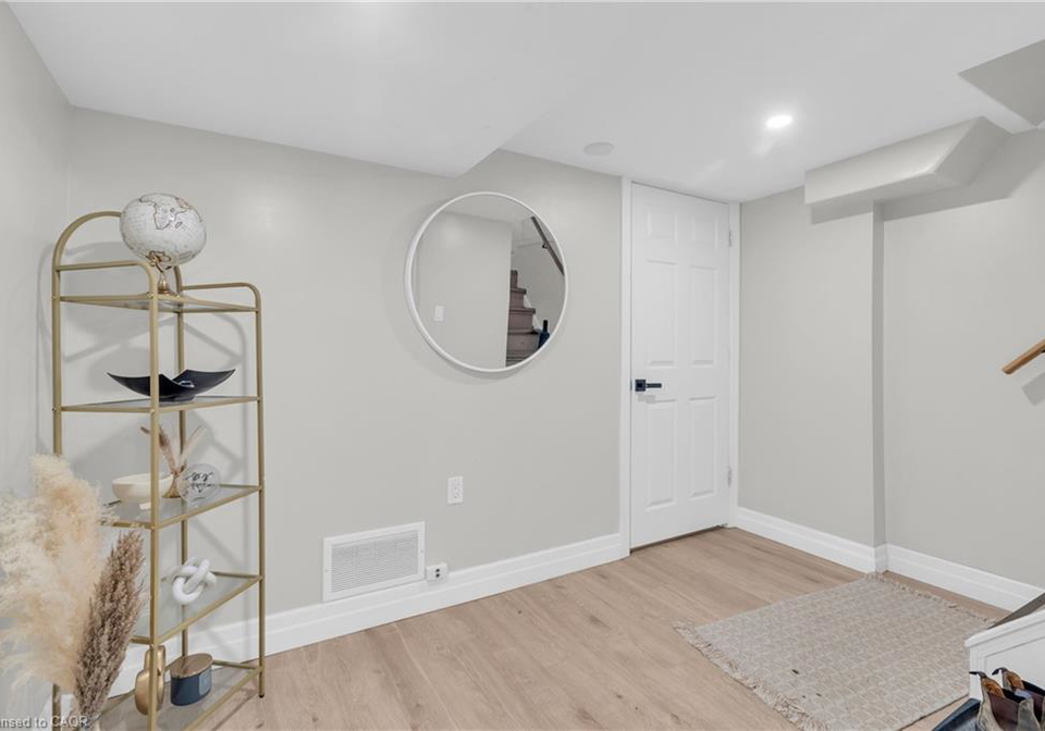 220-bruce-street-kitchener-ontario-40816546