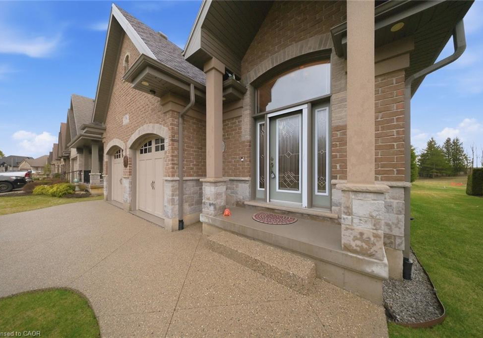 156-st-michaels-street-delhi-ontario-40816552