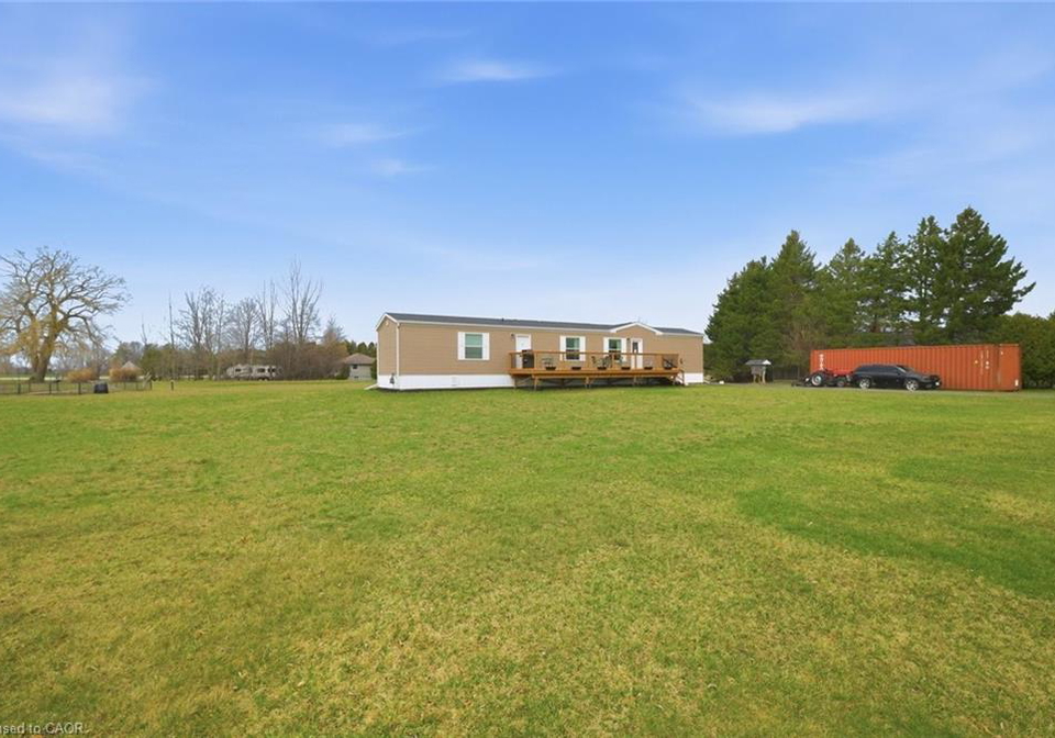 837-fertilizer-road-simcoe-ontario-40816581