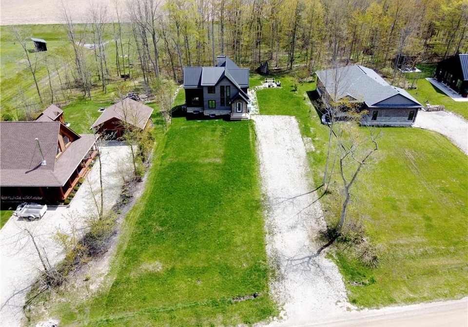 74362-driftwood-drive-bayfield-ontario-40816600