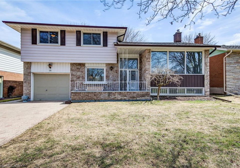 18-champlain-crescent-kitchener-ontario-40816631