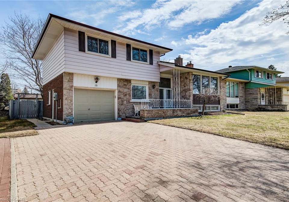 18-champlain-crescent-kitchener-ontario-40816631
