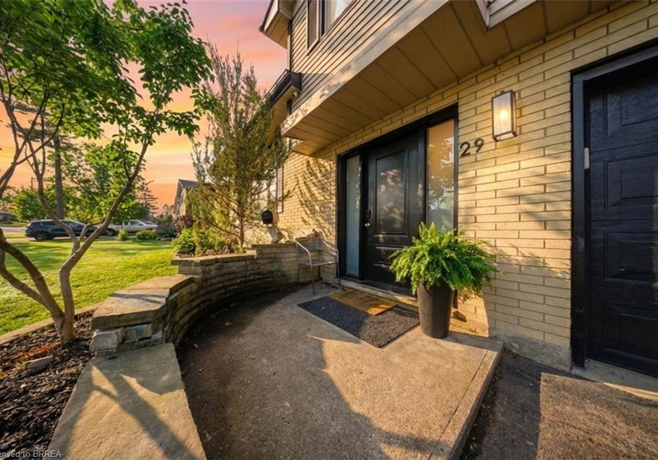 29-allwood-street-brantford-ontario-40816651