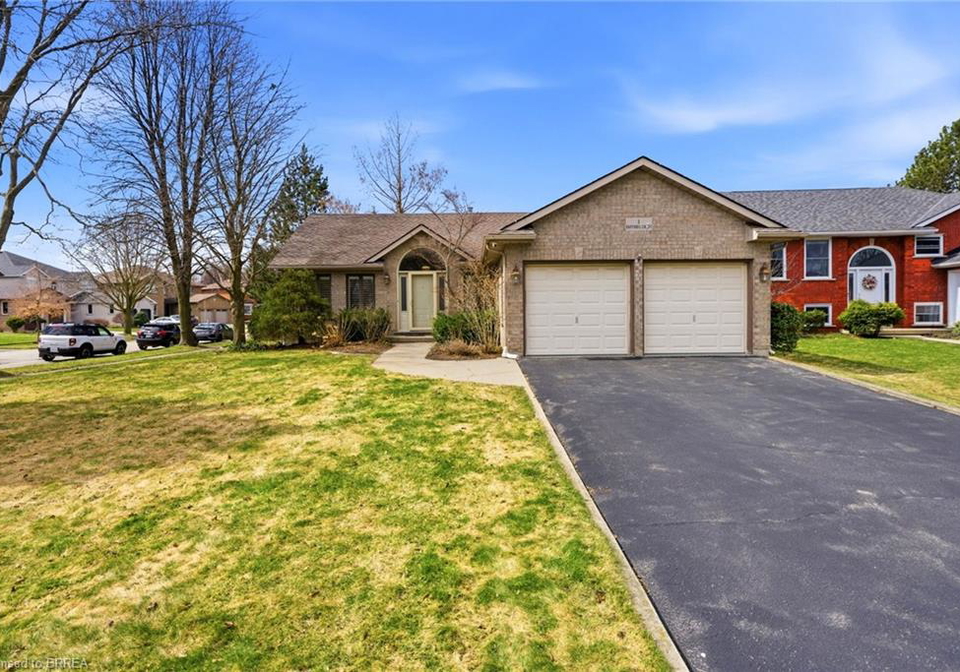 1-daffodil-court-brantford-ontario-40816674