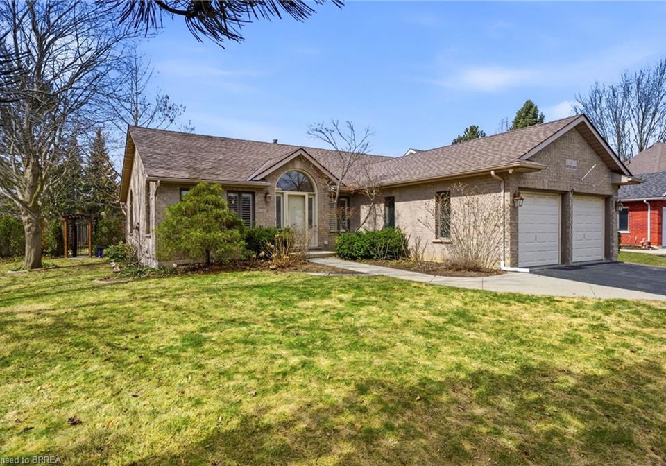 1-daffodil-court-brantford-ontario-40816674