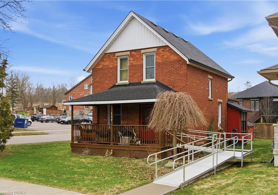 139-willow-street-paris-ontario-40816676
