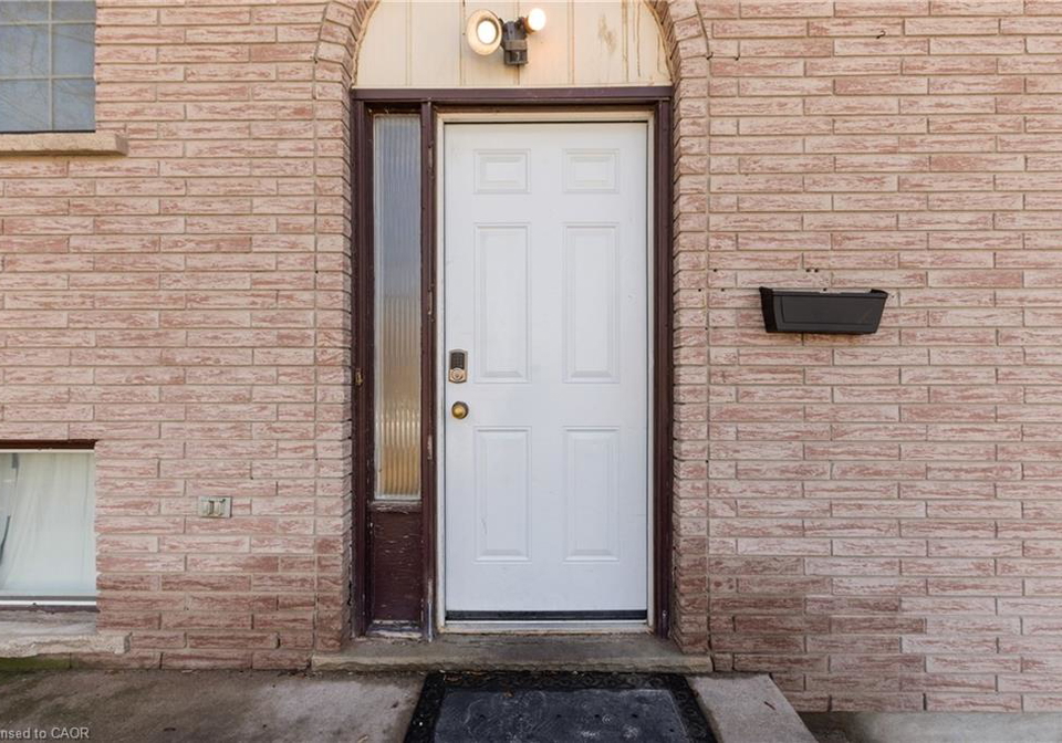 23-amherst-drive-kitchener-ontario-40816711