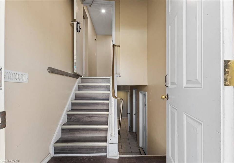 23-amherst-drive-kitchener-ontario-40816711