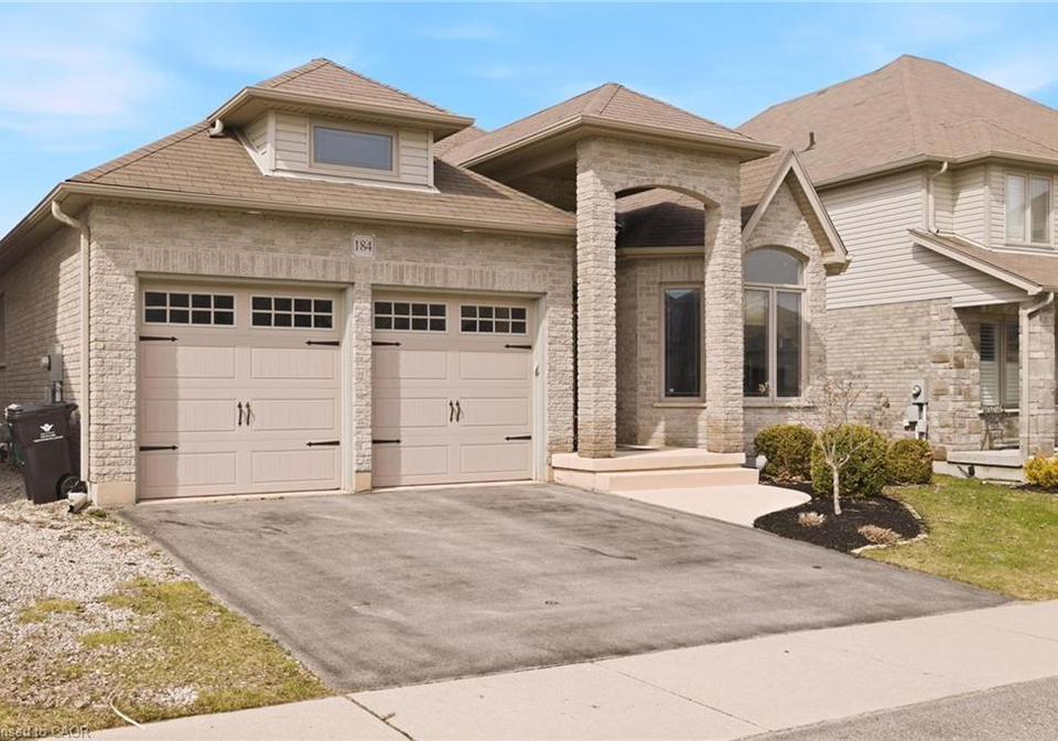 184-townsend-drive-breslau-ontario-40816727
