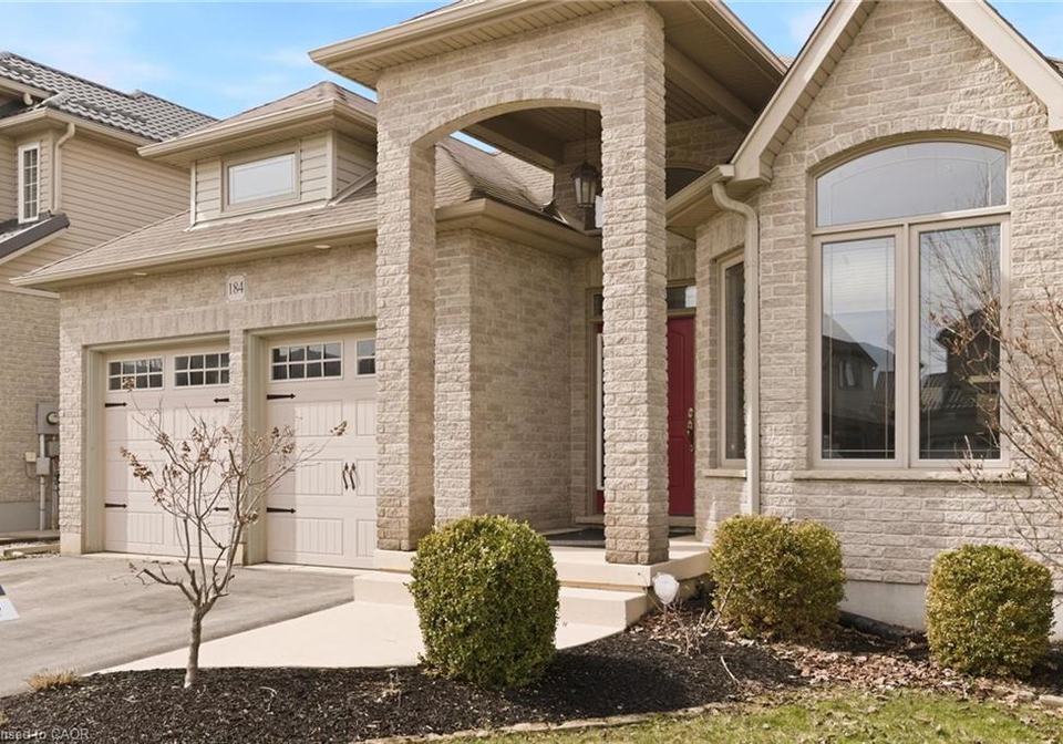 184-townsend-drive-breslau-ontario-40816727
