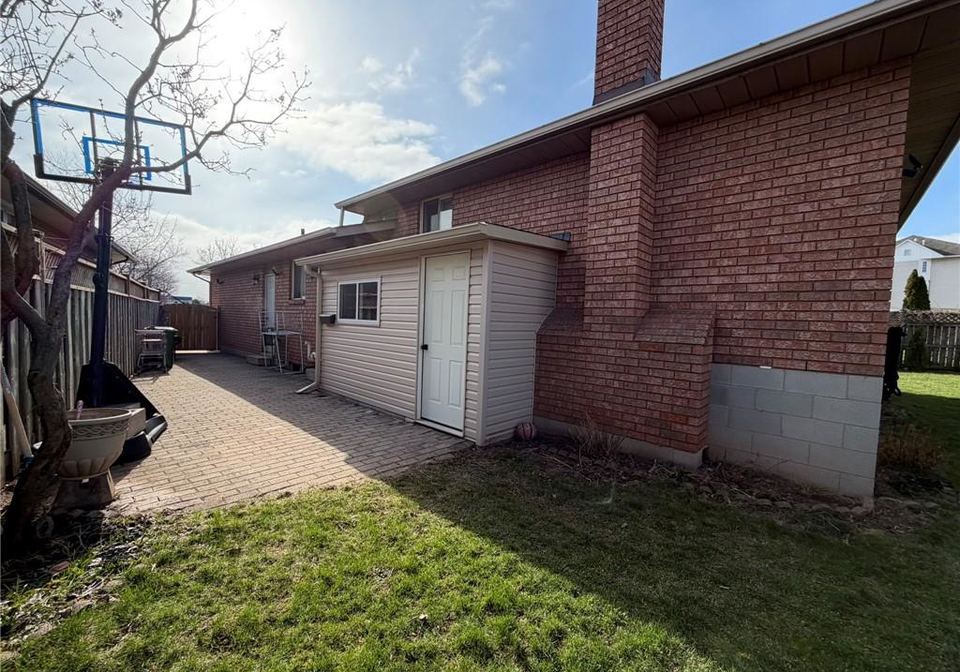 84-juniper-drive-stoney-creek-ontario-40816774