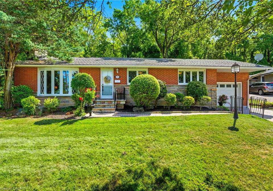 894-bishop-place-ancaster-ontario-40816794