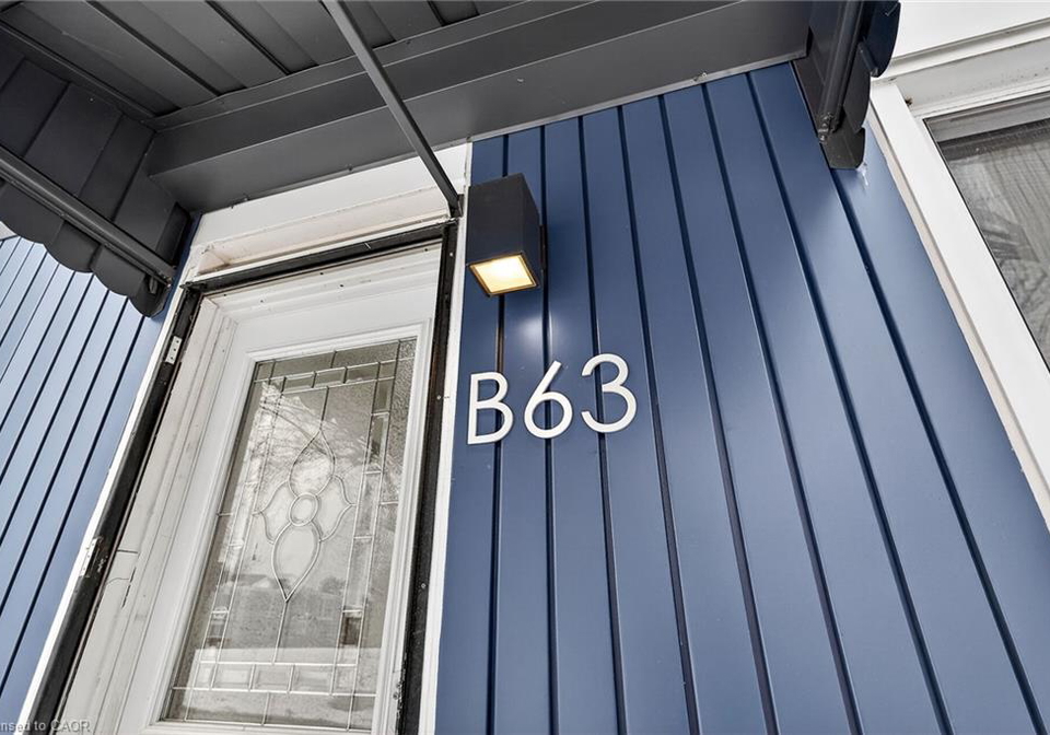 25-britten-close-hamilton-ontario-40816811