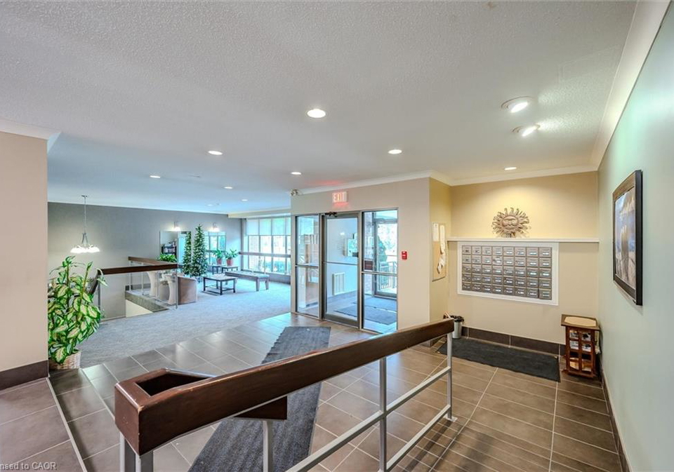 300-keats-way-waterloo-ontario-40816815