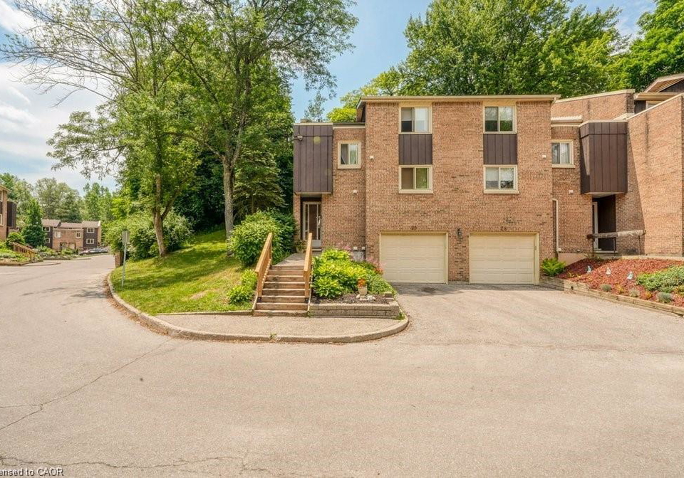 220-salisbury-avenue-cambridge-ontario-40816941