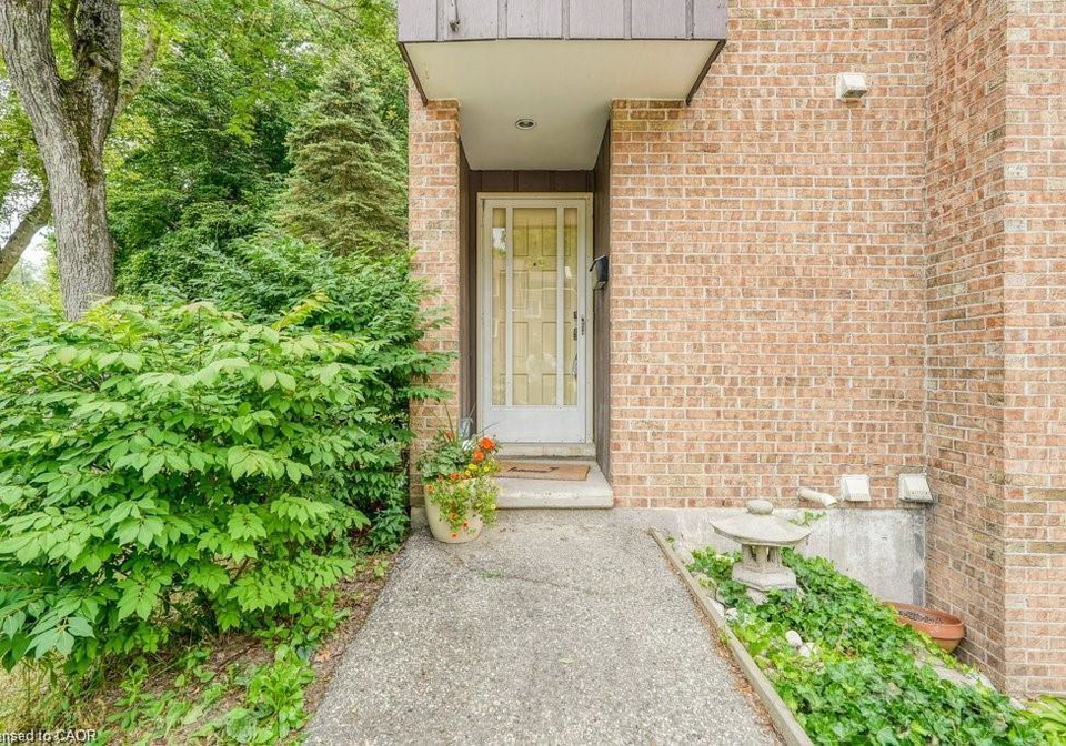 220-salisbury-avenue-cambridge-ontario-40816941