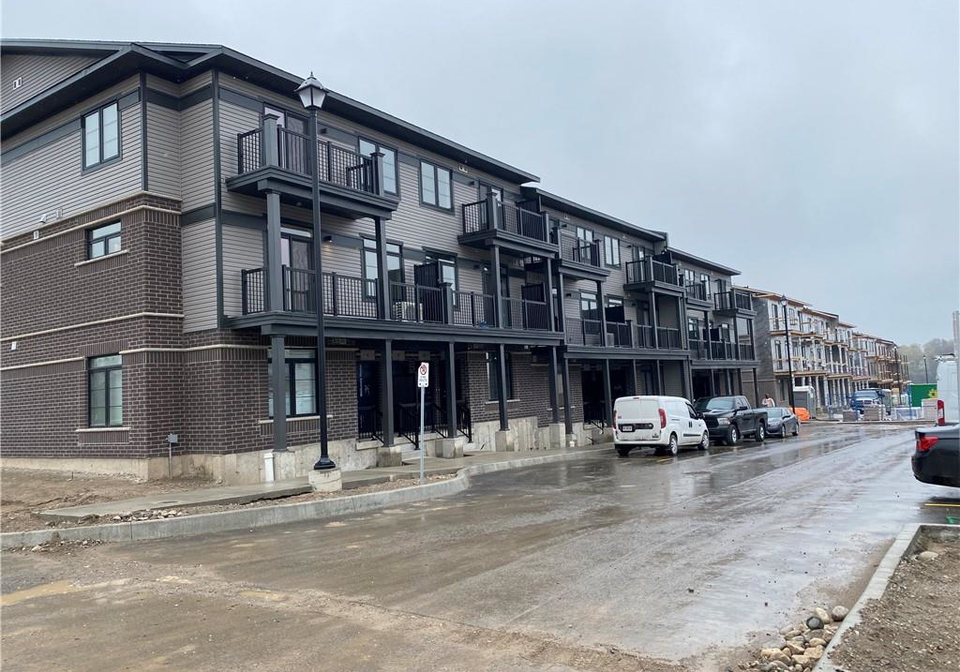 4-wheat-lane-kitchener-ontario-40816961