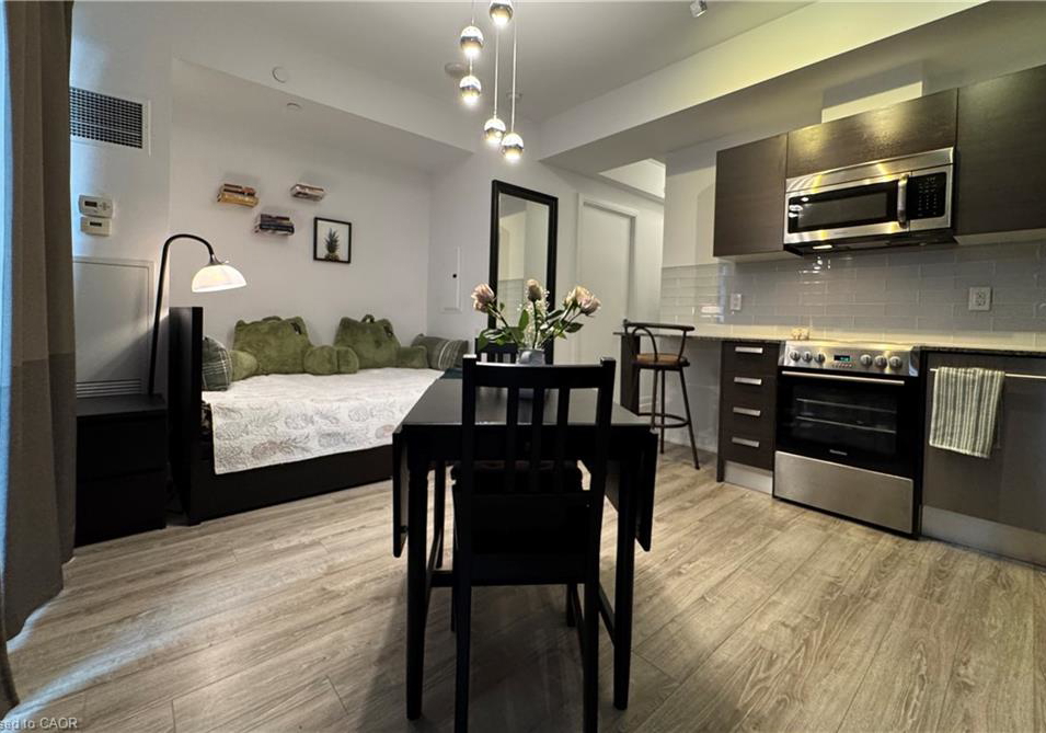 42-charles-street-e-toronto-ontario-40816984