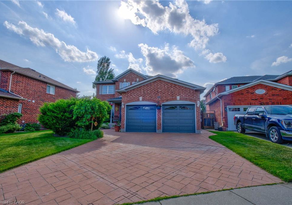 84-spooner-crescent-cambridge-ontario-40817016