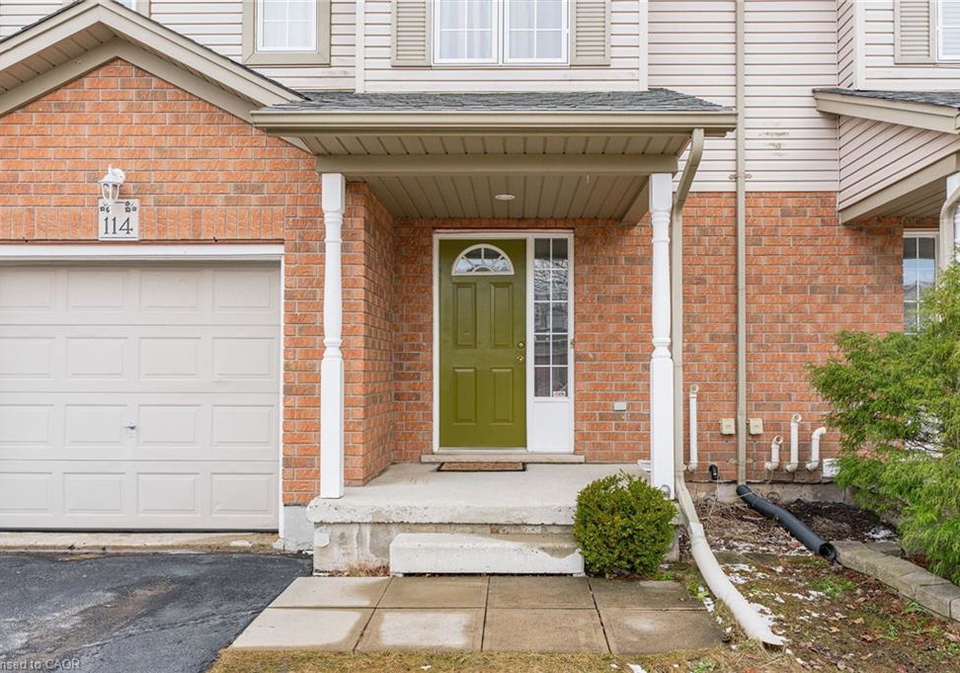 114-stiefelmeyer-crescent-baden-ontario-40817094