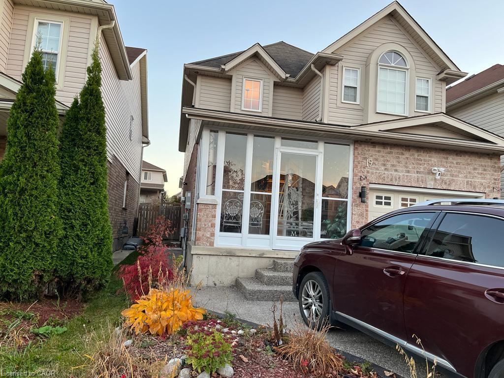 19-sophia-crescent-kitchener-ontario-40817111