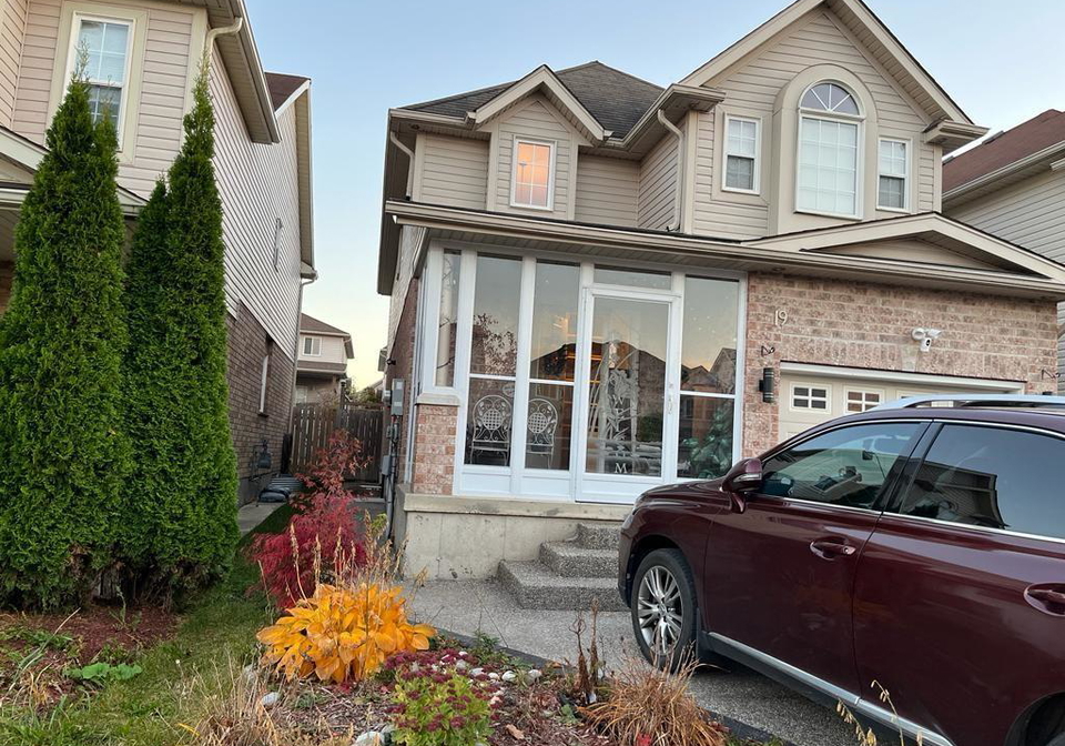 19-sophia-crescent-kitchener-ontario-40817111