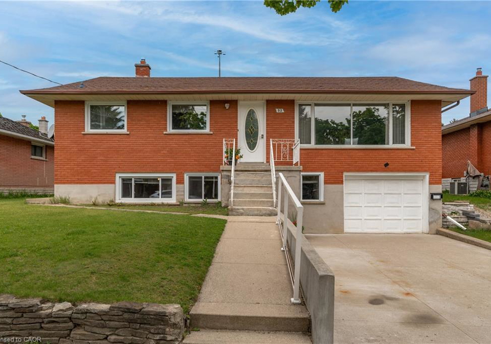 52-boniface-avenue-kitchener-ontario-40817145