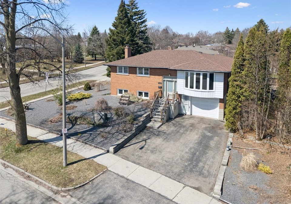 82-indian-road-kitchener-ontario-40817154