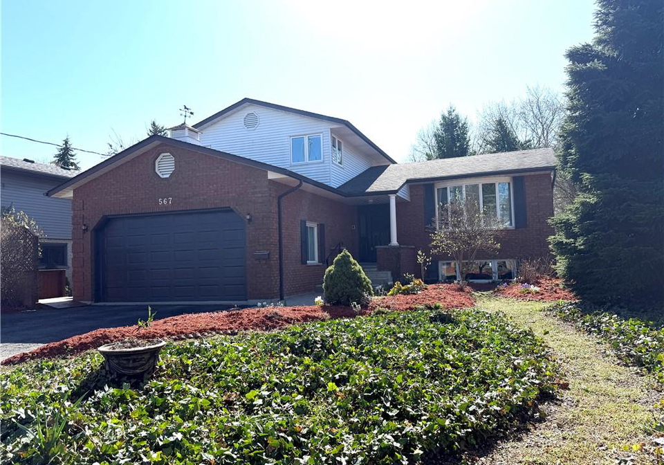 567-rustic-drive-waterloo-ontario-40817306