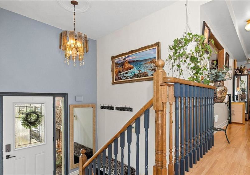 595-clover-park-crescent-milton-ontario-40817324