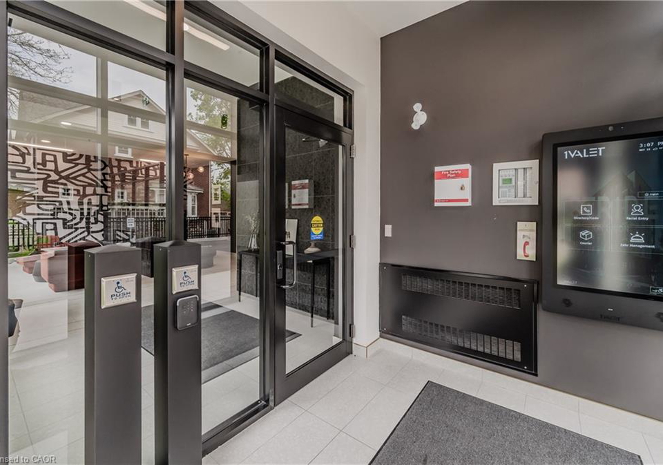 24-union-street-e-waterloo-ontario-40817389