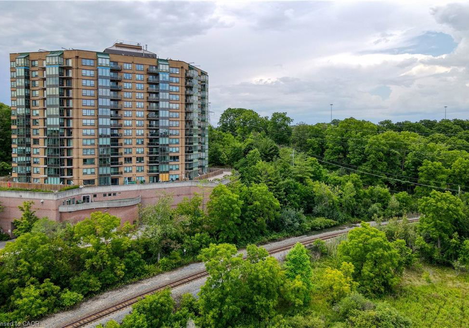 237-king-street-w-cambridge-ontario-40817396