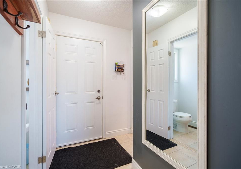 26-poplar-drive-cambridge-ontario-40817437