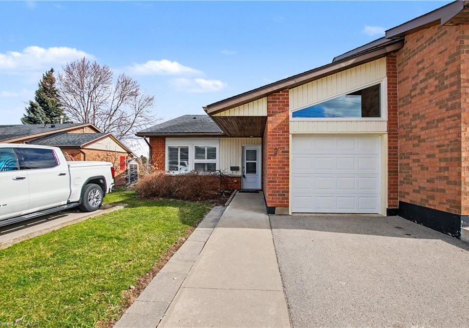 22-sister-kern-terrace-hamilton-ontario-40817439