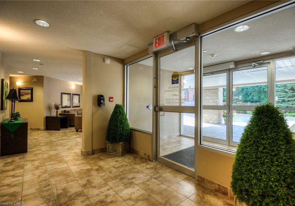 8-harris-street-cambridge-ontario-40817444