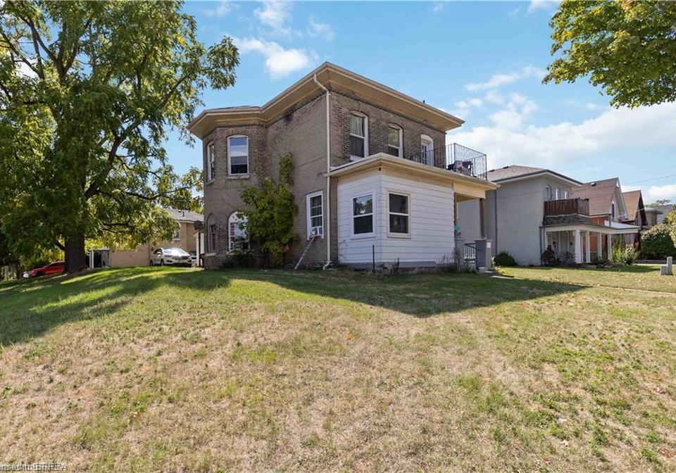 22-park-avenue-brantford-ontario-40817472