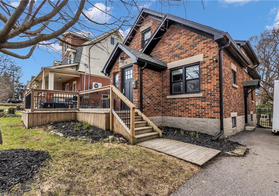 9-dunbar-road-s-waterloo-ontario-40817524