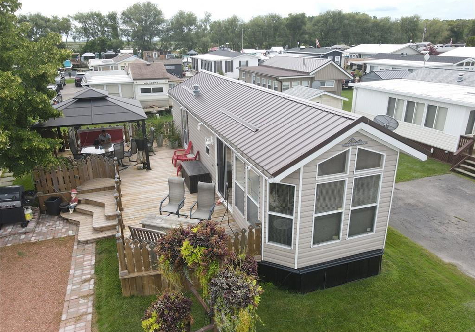 92-clubhouse-road-turkey-point-ontario-40817531