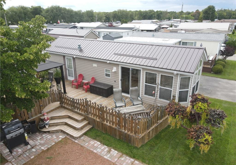 92-clubhouse-road-turkey-point-ontario-40817531