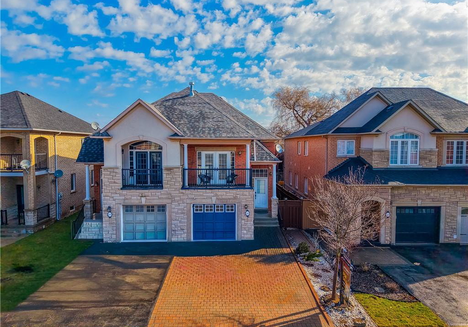 2305-newcastle-crescent-oakville-ontario-40817655