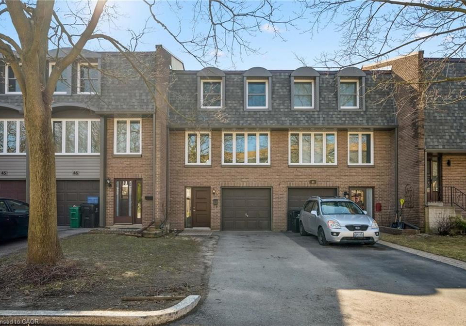 46-cedarwoods-crescent-kitchener-ontario-40817720