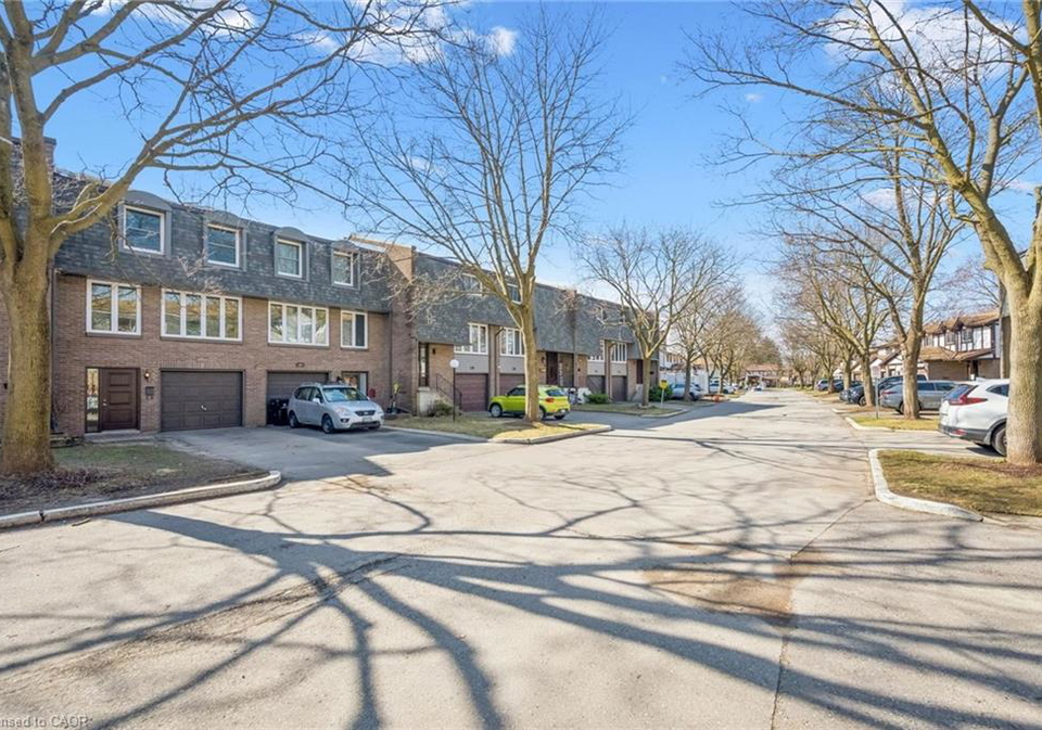46-cedarwoods-crescent-kitchener-ontario-40817720